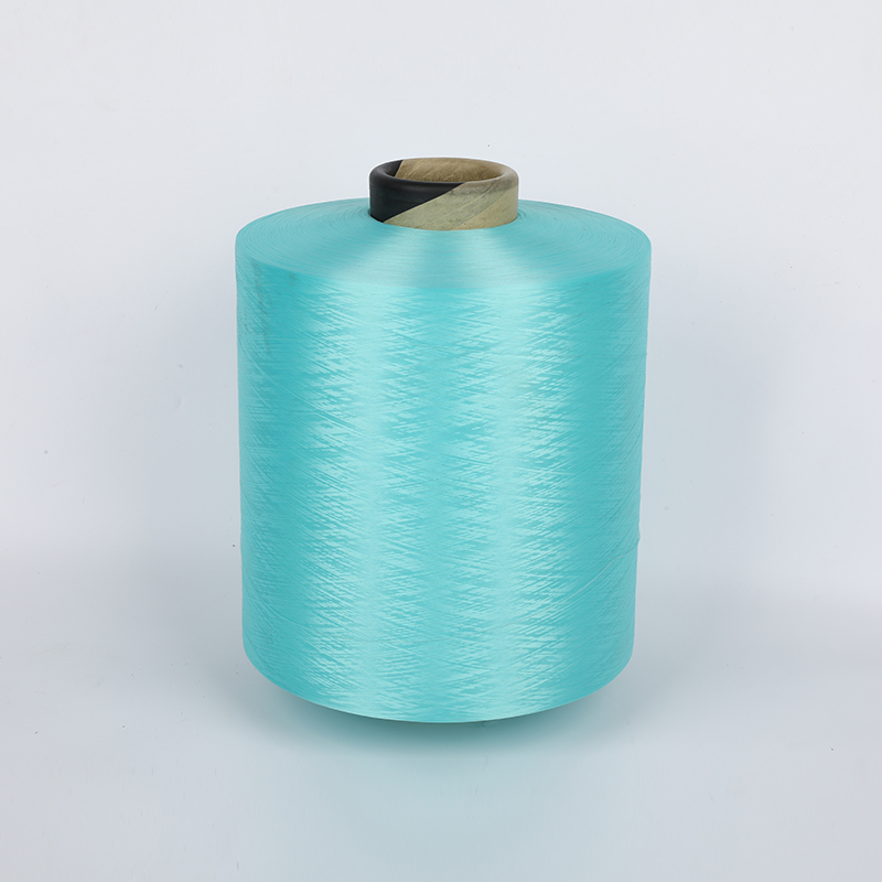 Обладает ли Dope Dyed Polyester Dty пряжа влаги?