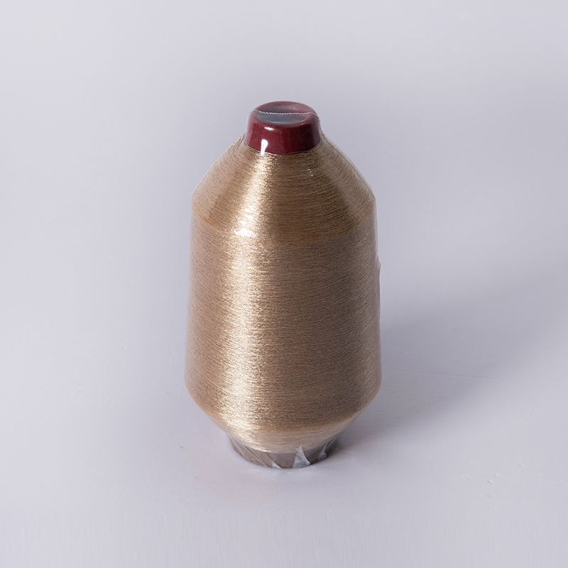 Как нить металлической вышивки добавляет гламур и визуальное воздействие?